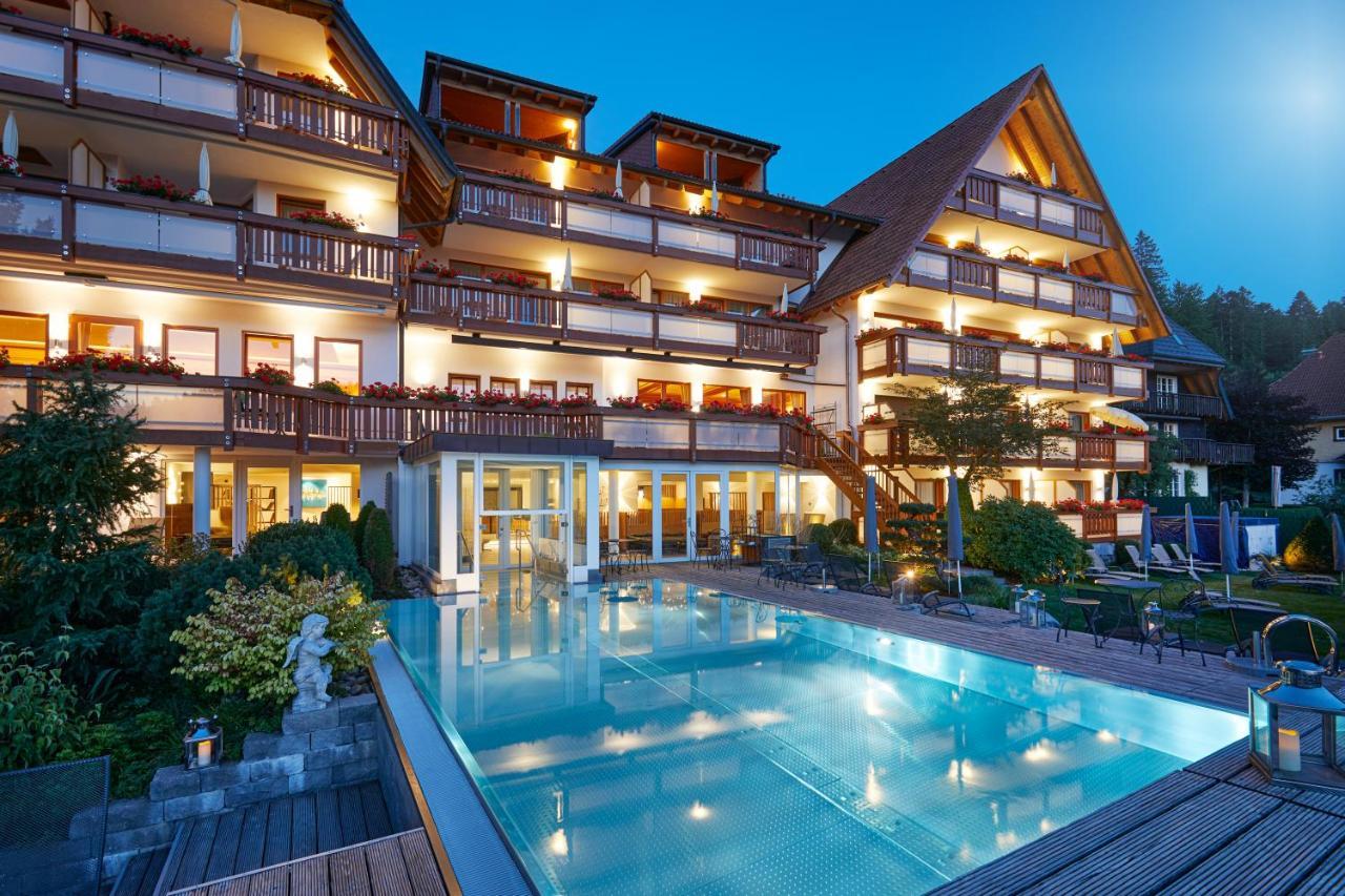 Erfurths Bergfried Ferien & Wellnesshotel Hinterzarten Ngoại thất bức ảnh