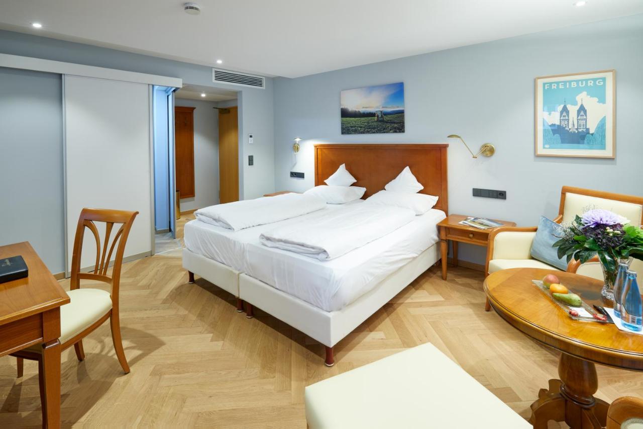 Erfurths Bergfried Ferien & Wellnesshotel Hinterzarten Ngoại thất bức ảnh