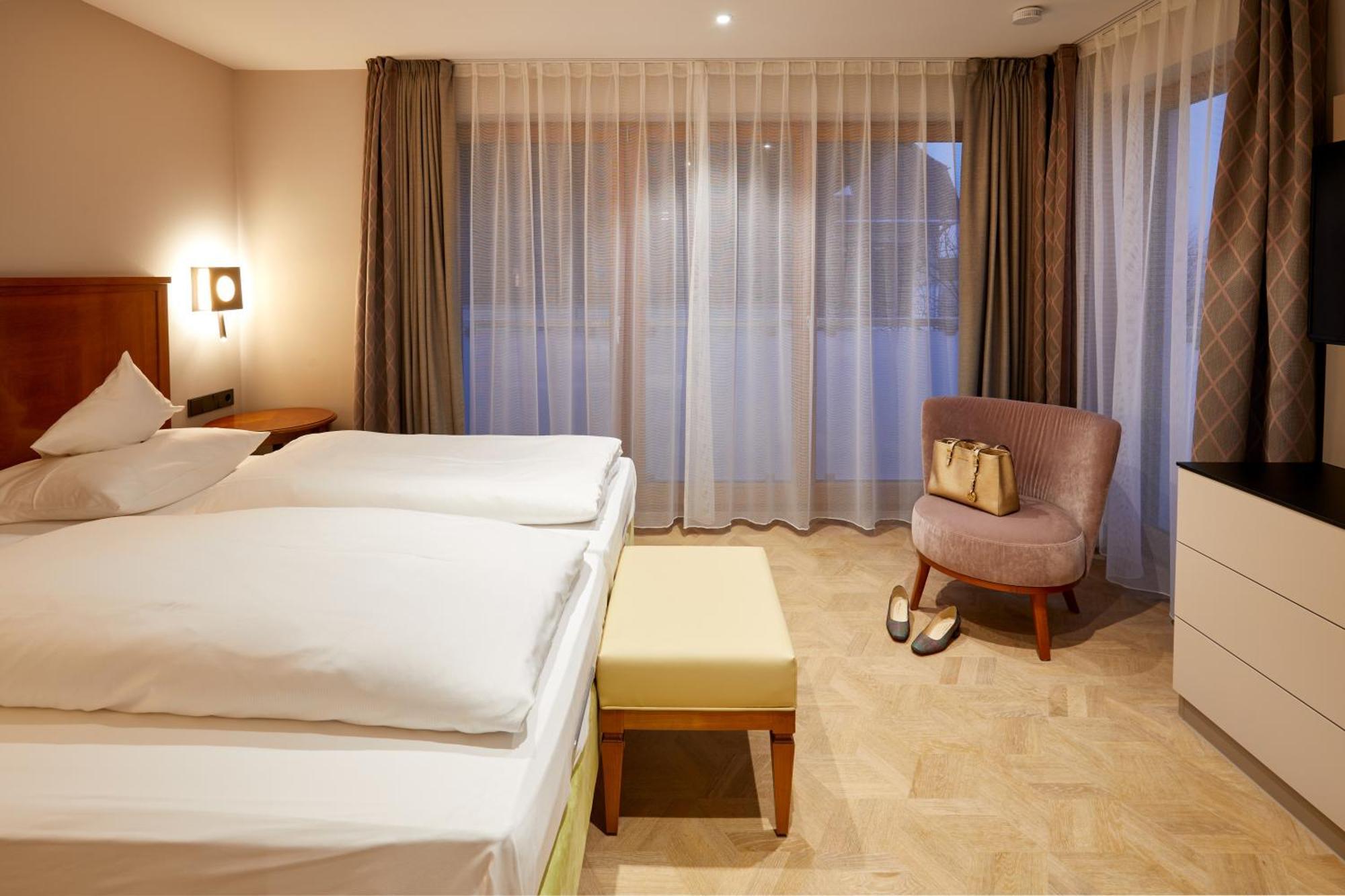 Erfurths Bergfried Ferien & Wellnesshotel Hinterzarten Ngoại thất bức ảnh