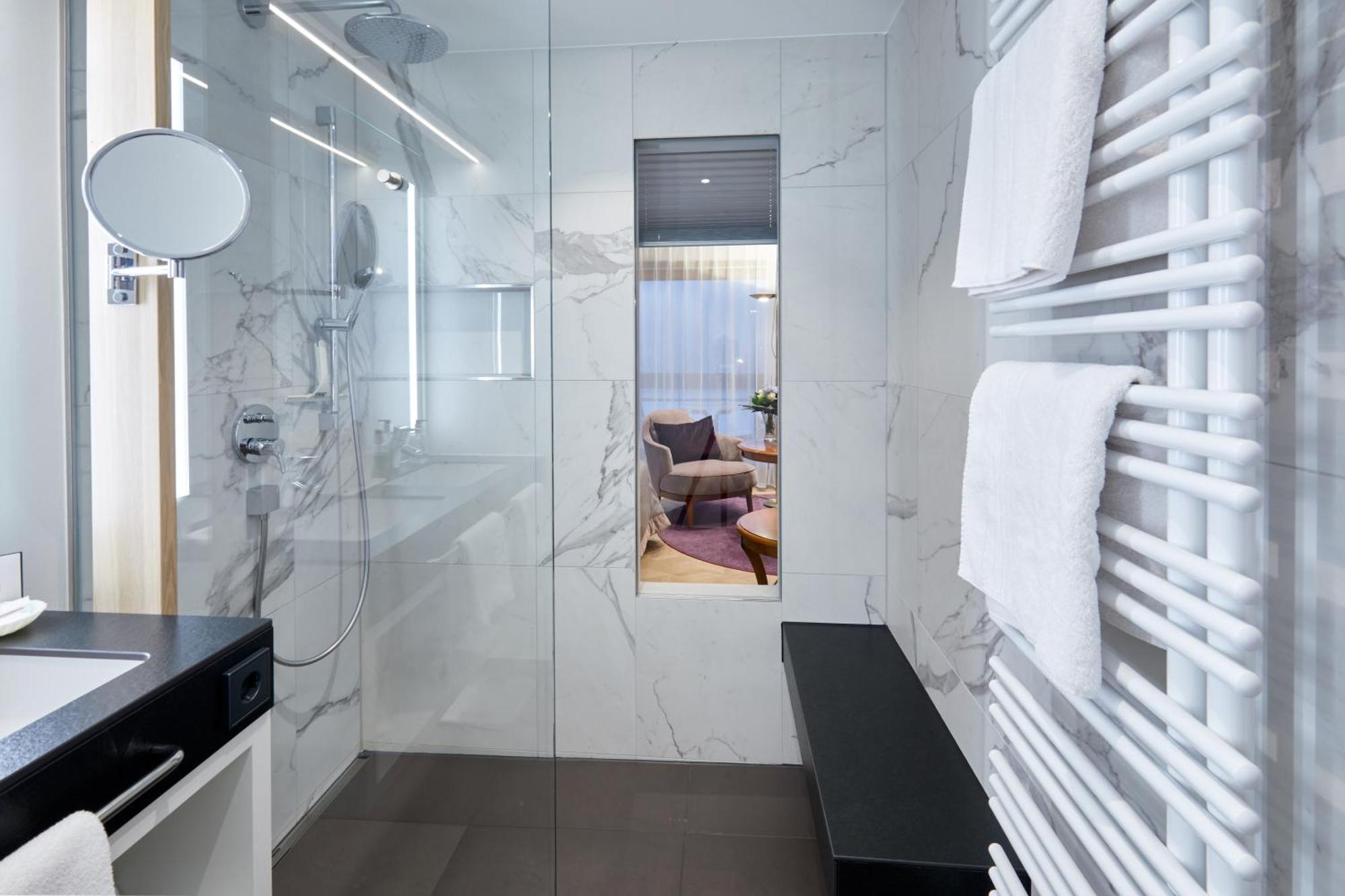 Erfurths Bergfried Ferien & Wellnesshotel Hinterzarten Ngoại thất bức ảnh