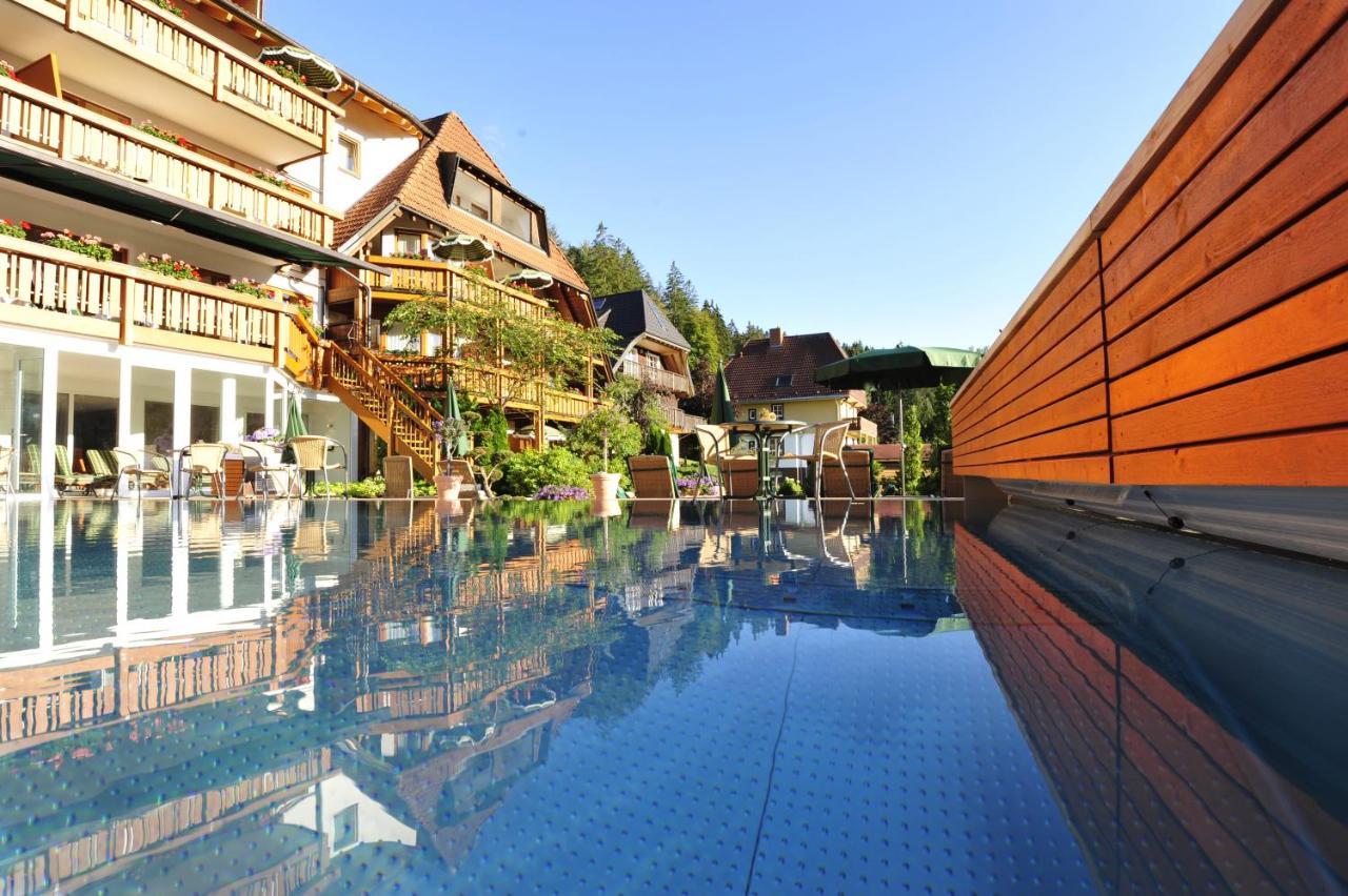 Erfurths Bergfried Ferien & Wellnesshotel Hinterzarten Ngoại thất bức ảnh