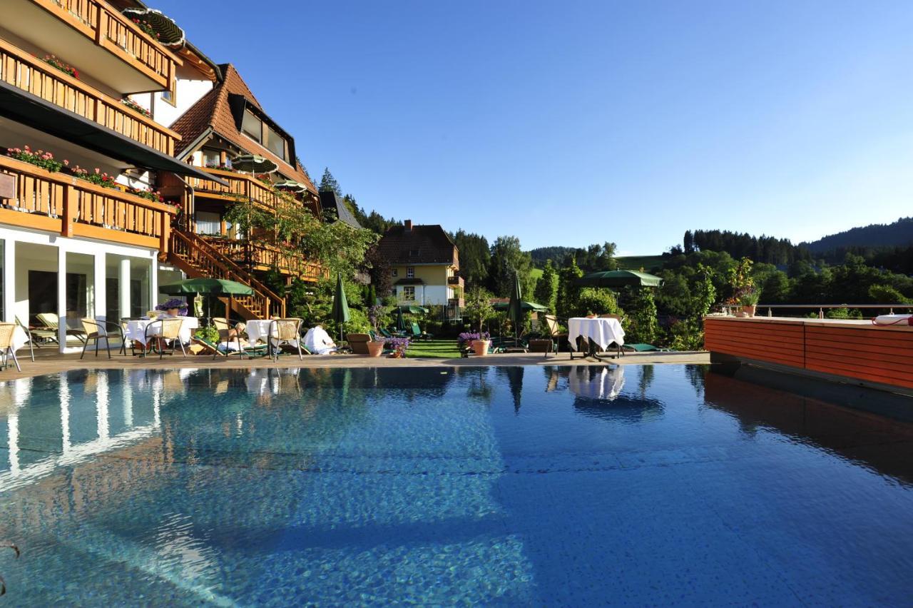 Erfurths Bergfried Ferien & Wellnesshotel Hinterzarten Ngoại thất bức ảnh